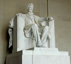 240px-lincoln_statue