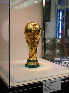 260px-fifa_world_cup_trophy_2002_0103