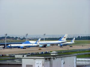 Air_Force_One_and_Air_Force_Two_at_Paris_Orly